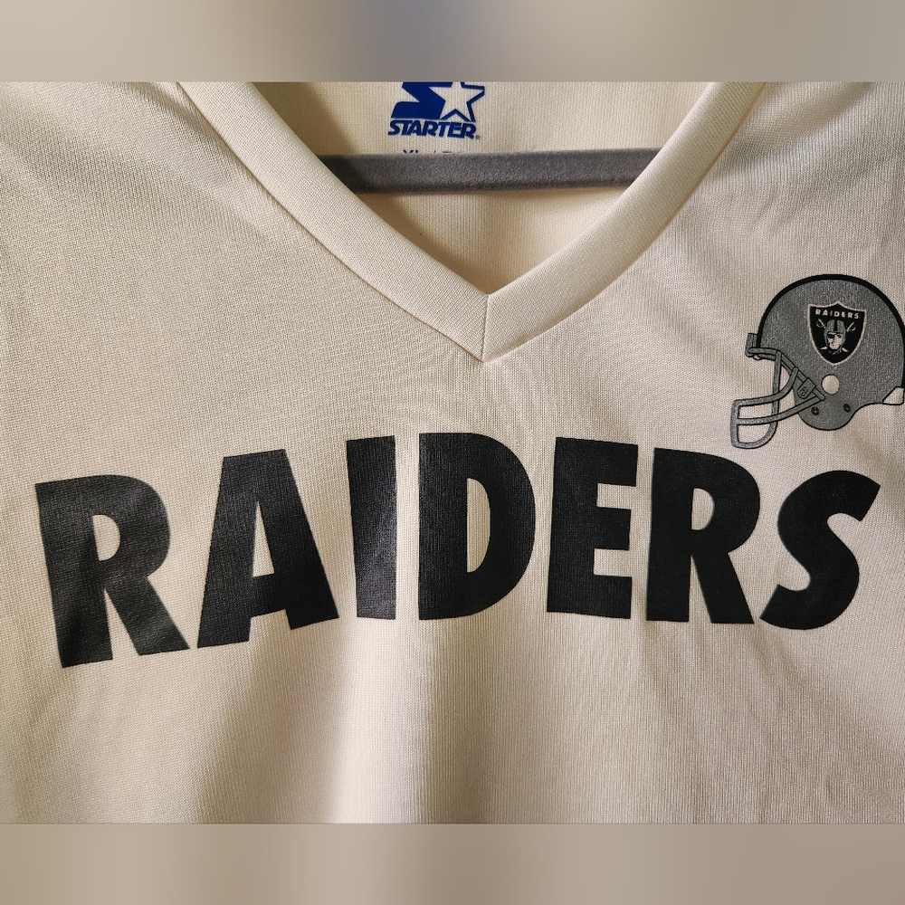 Women's Las Vegas Raiders STARTER Cream and Black V-Neck T-Shirt - Picture 5 of 6
